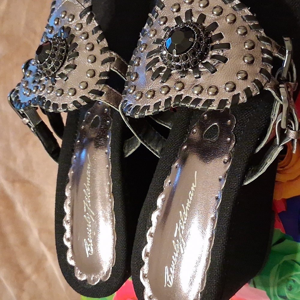 Beverly Feldman Shoes - Picture 3 of 6